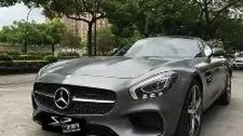 澳大利亚男子电影首映礼上涉嫌强搂美国女星遭遣返，曾屡次违法